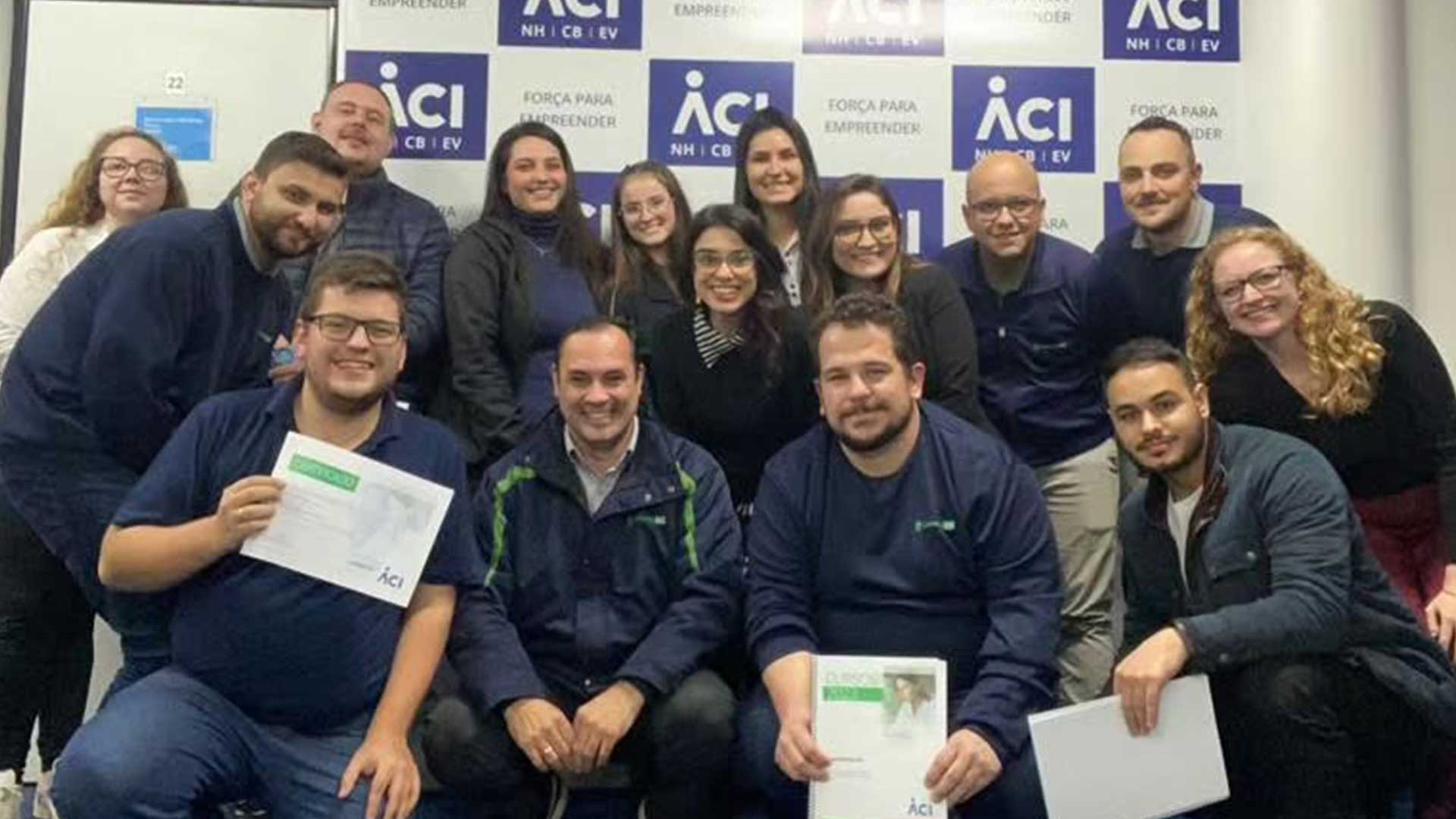 Treinamento de atendimento ao cliente realizado na ACI NH.