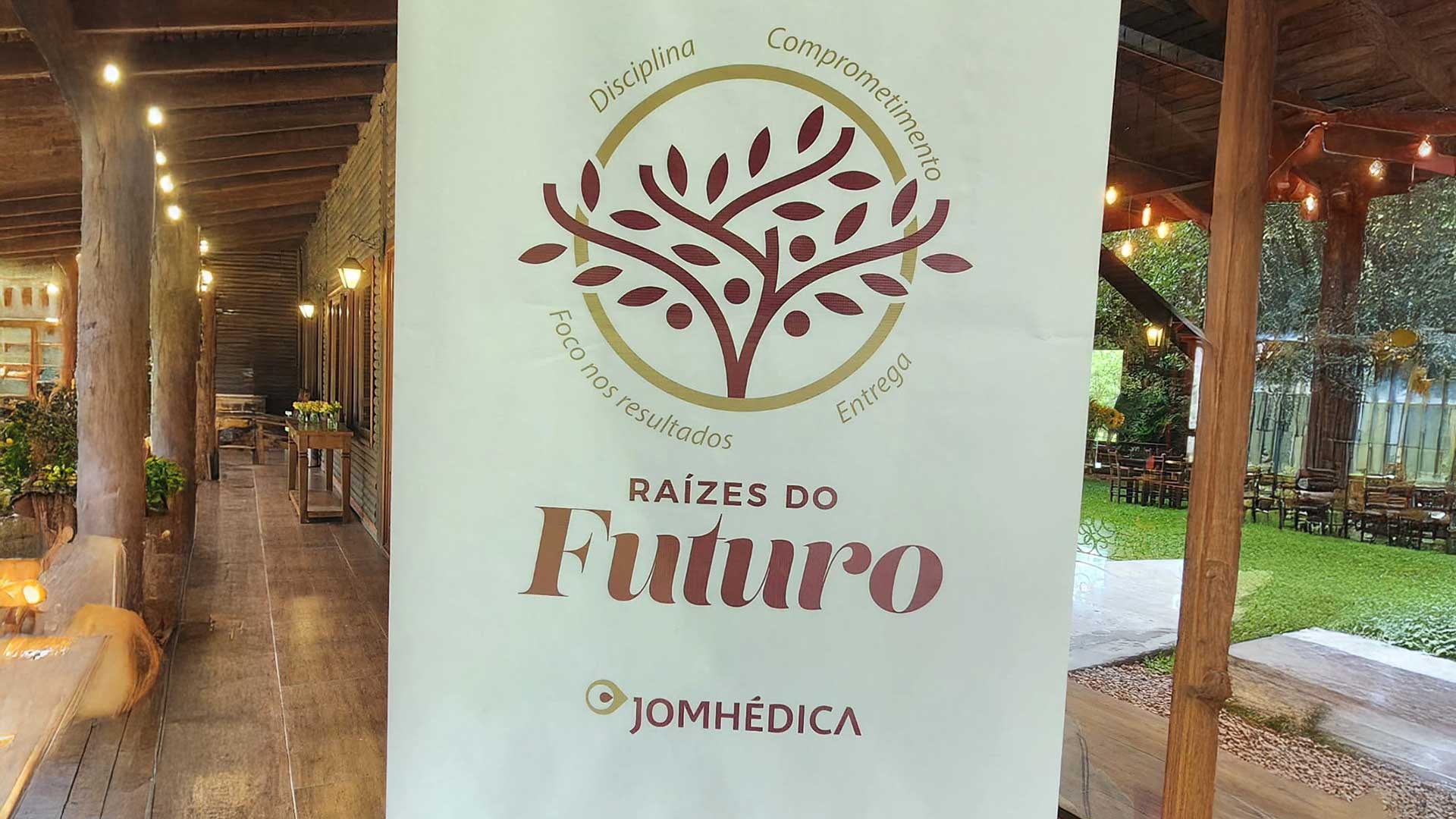 Criação de identidade visual e aplicação em comunicação interna, brindes e sinalização para o Kick-off Jomhédica.