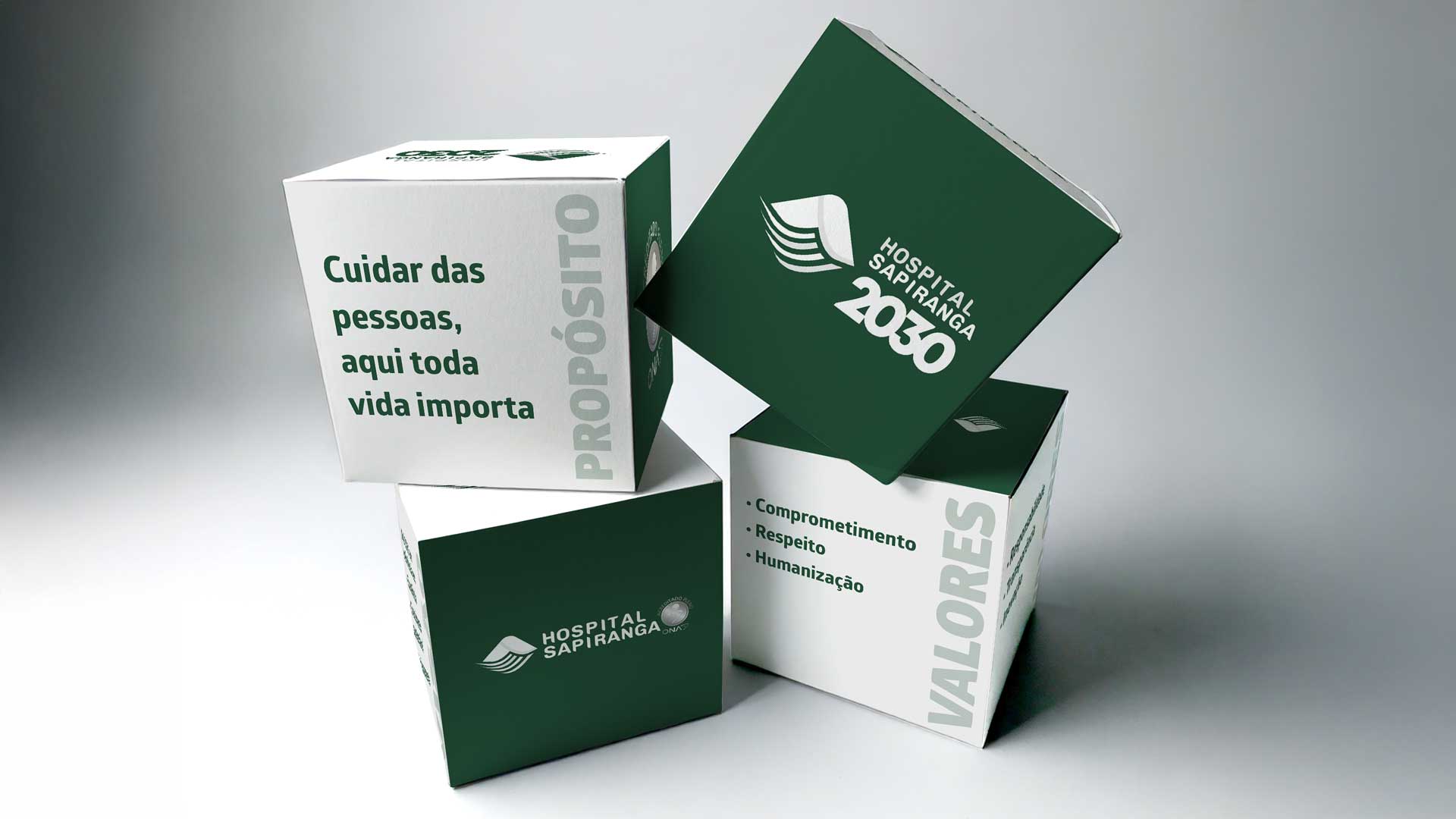 Cubos decorativos para palco e cenografia desenvolvidos para o Hospital Sapiranga.