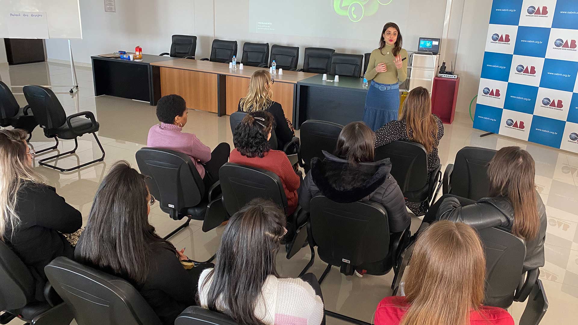 Treinamento de atendimento ao cliente realizado na OAB NH.